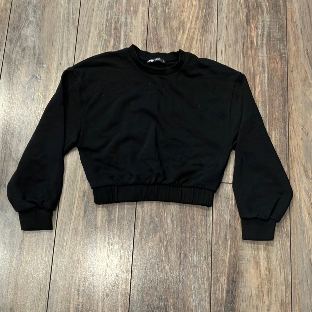 Zara Black Cropped Sweatshirt